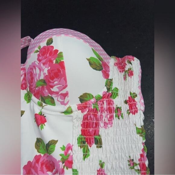 NEW BETSEY JOHNSON LOVE ALWAYS PRINT WHITE PINK ROSES ONE PEICE SWIMSUIT SZ M - Picture 6 of 13